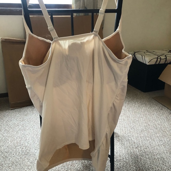 Lane Bryant plus size swimsuit top. Size 40D - Picture 5 of 5